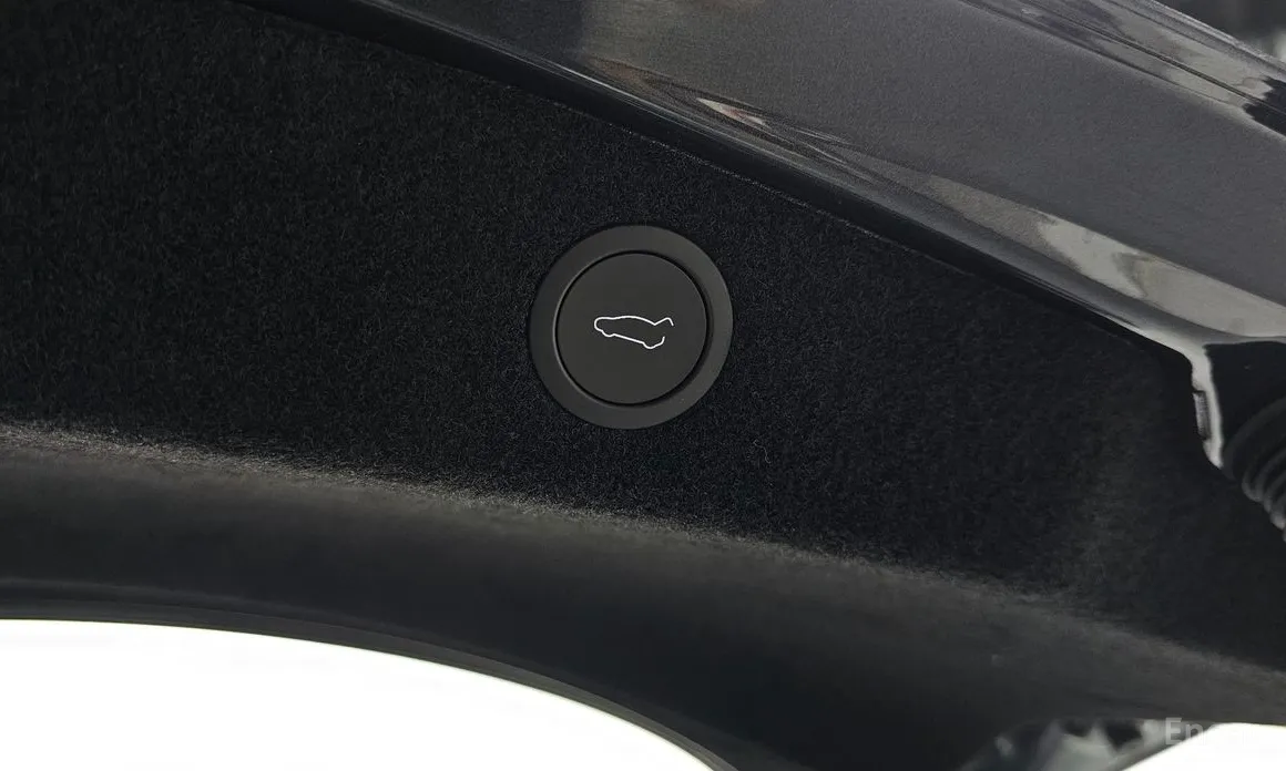 Фото 20 - Tesla Model 3