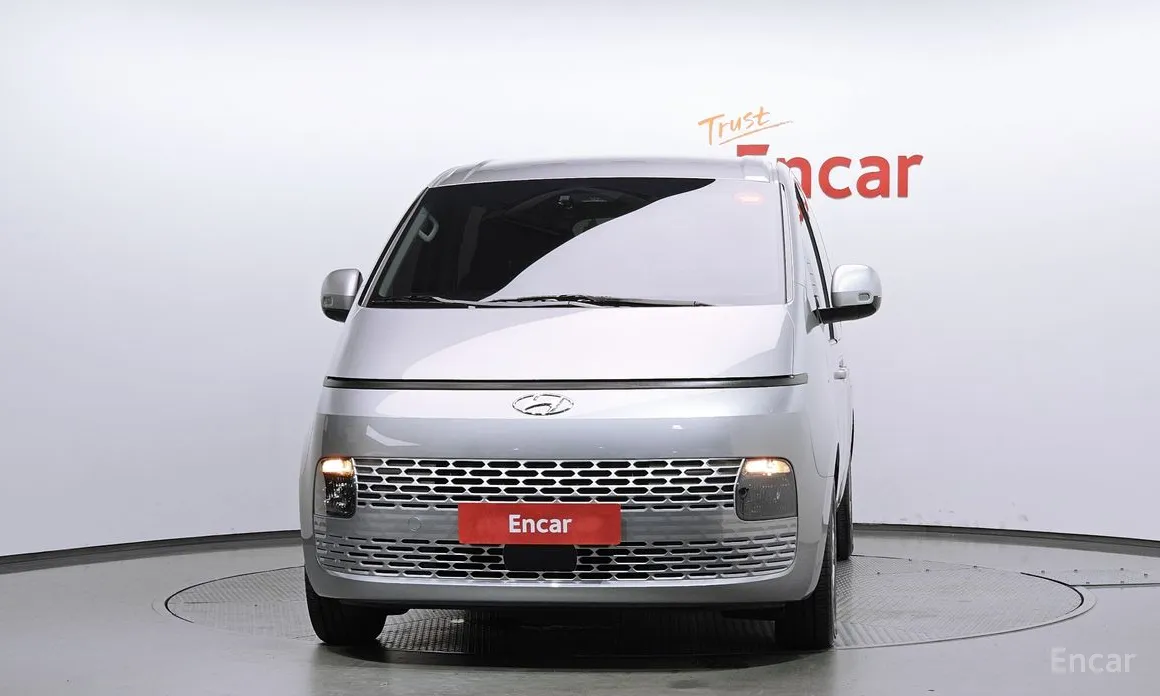 Фото 3 - Hyundai Staria