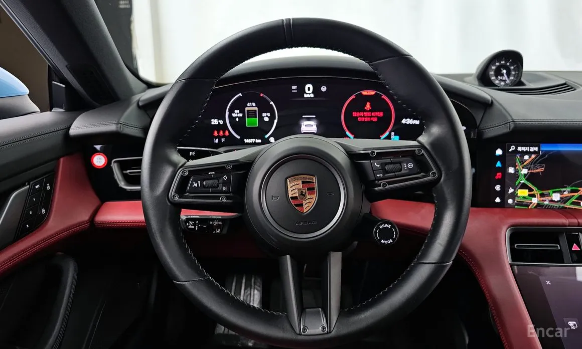Фото 13 - Porsche Taycan