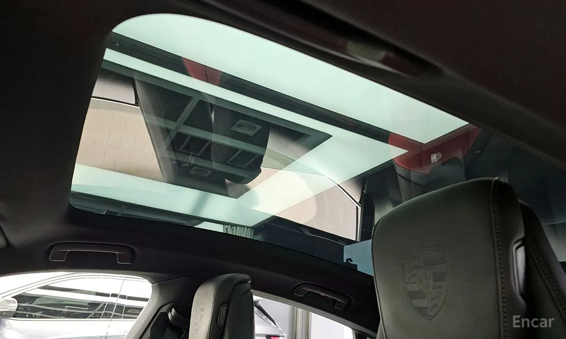 Фото 6 - Porsche Taycan