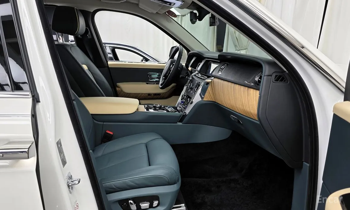 Фото 11 - Rolls-Royce Cullinan