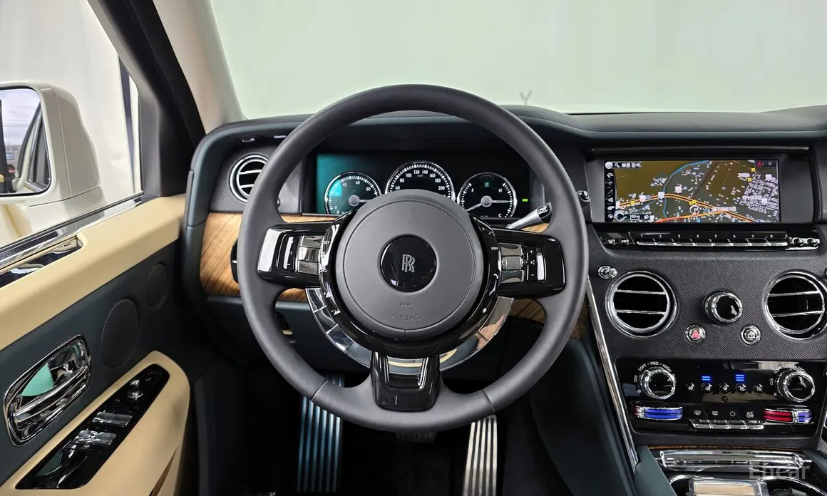 Фото 13 - Rolls-Royce Cullinan