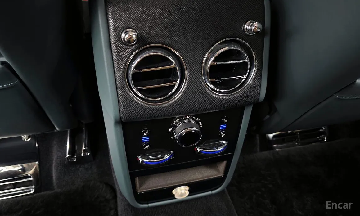 Фото 18 - Rolls-Royce Cullinan