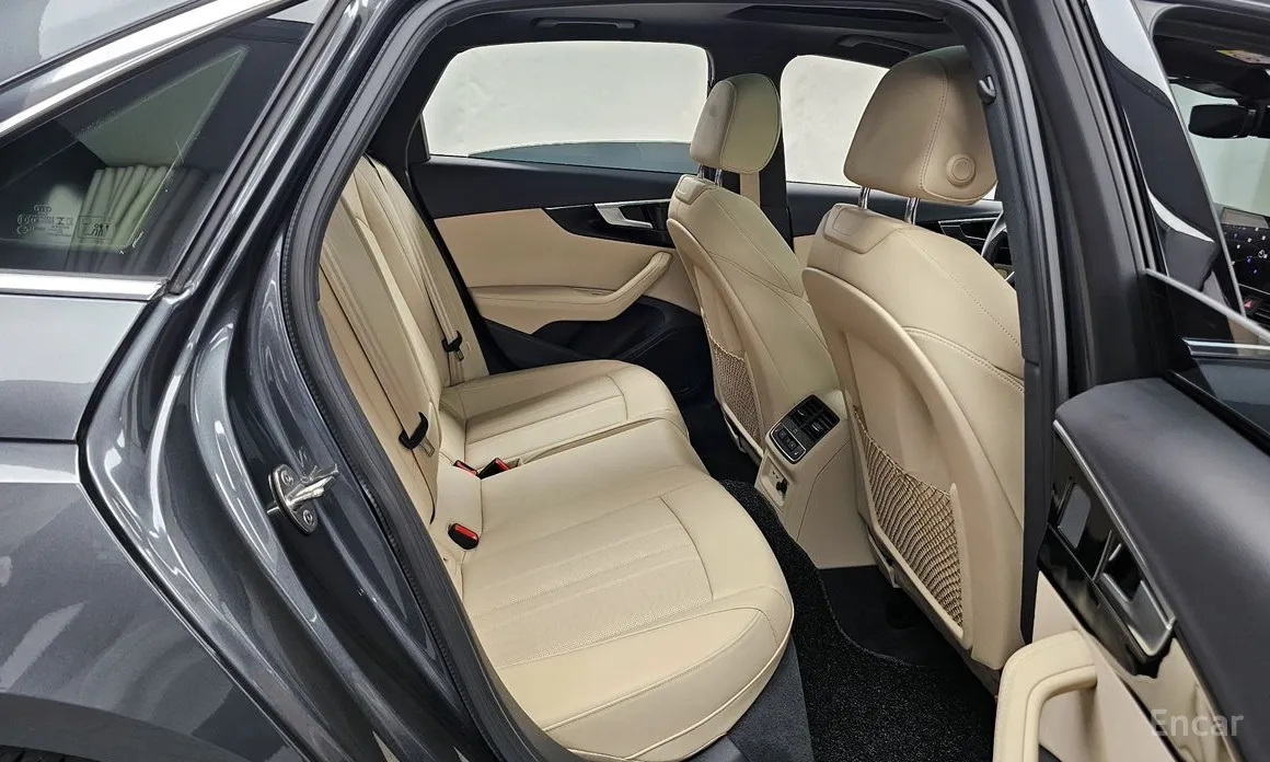 Фото 12 - Audi A4