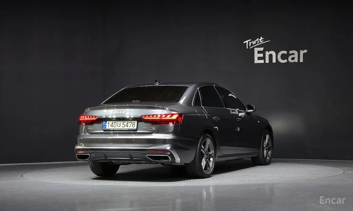 Фото 2 - Audi A4