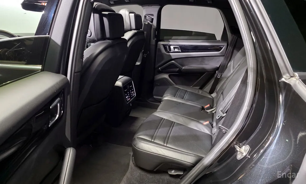 Фото 11 - Porsche Cayenne