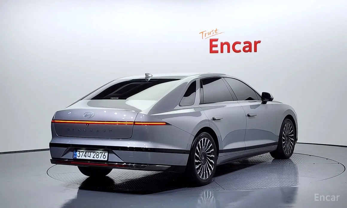 Photo 2 - Hyundai Grandeur