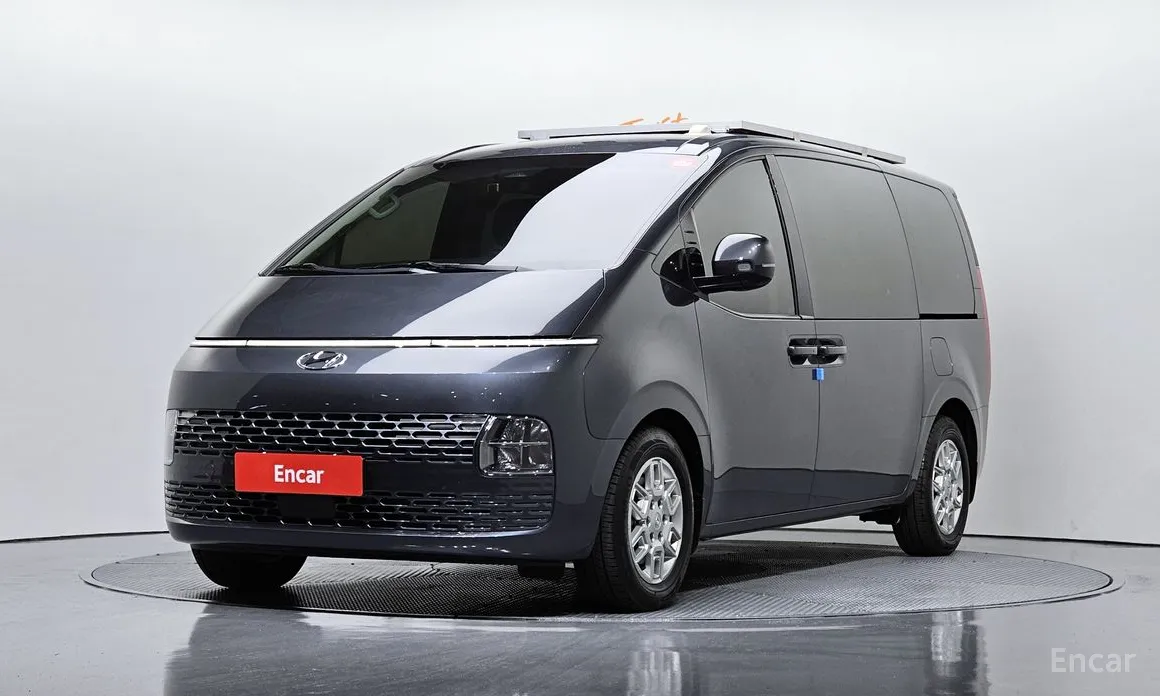 Фото 1 - Hyundai Staria