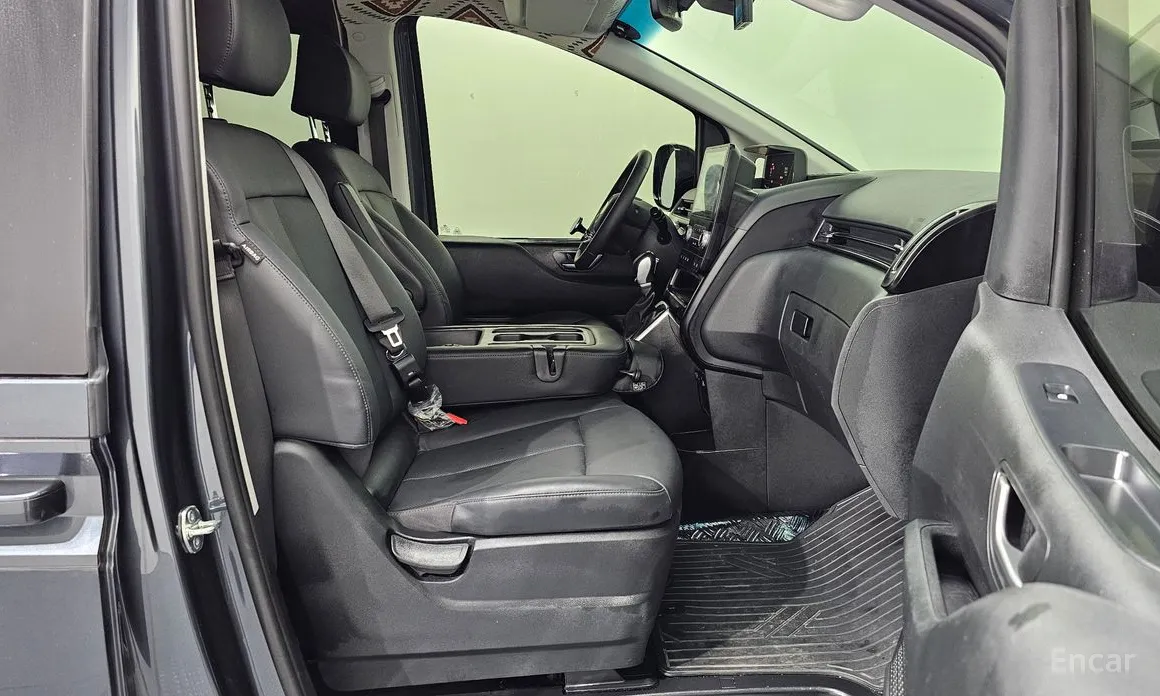 Фото 10 - Hyundai Staria