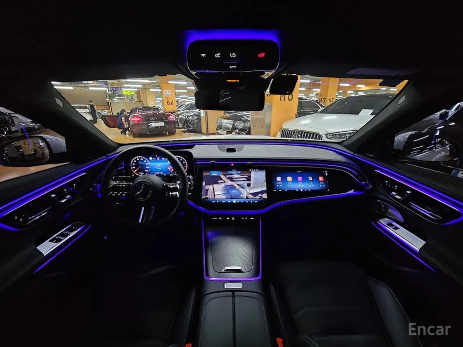 Фото 12 - Mercedes-Benz E-Class