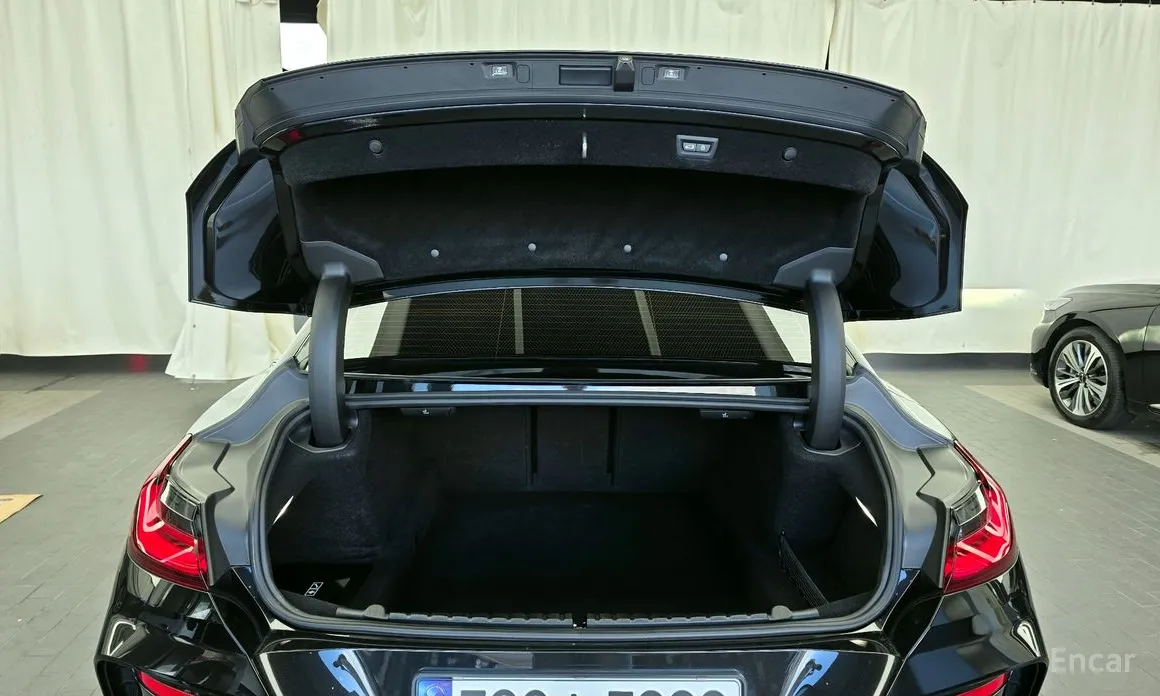 Фото 20 - BMW 8 Series