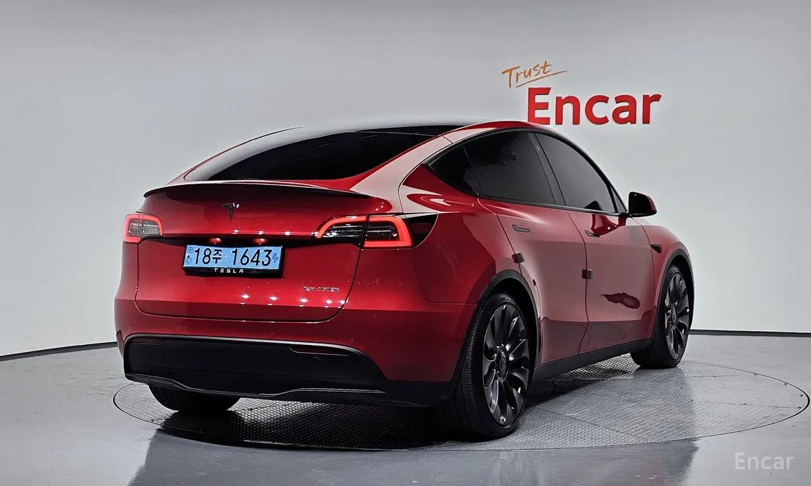 Фото 2 - Tesla Model Y