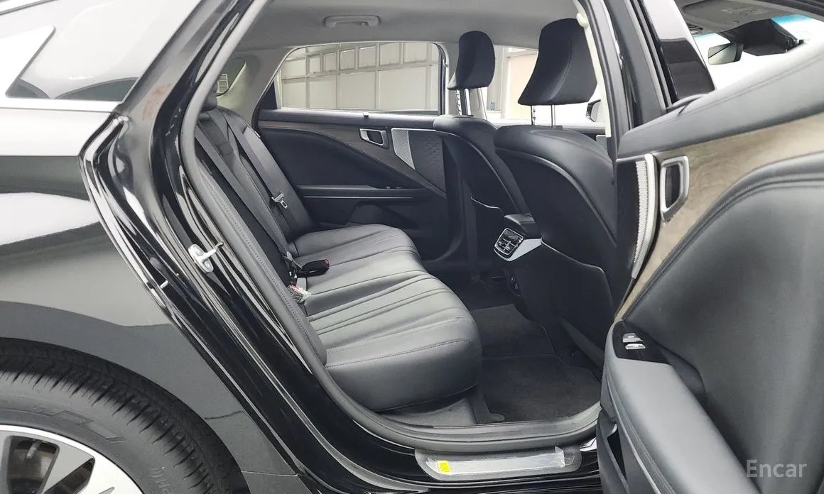 Фото 12 - Kia K8