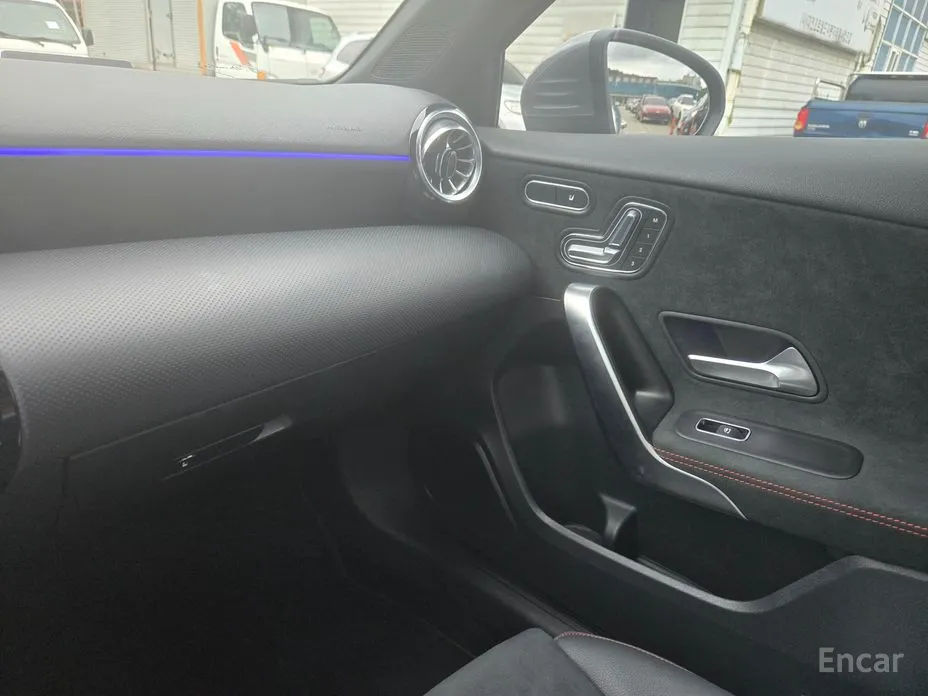 Фото 10 - Mercedes-Benz A-Class