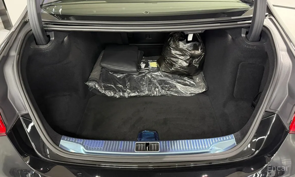 Фото 18 - Mercedes-Benz S-Class