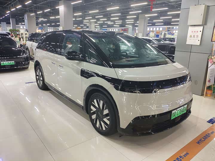 Фото 3 - Zeekr Mix