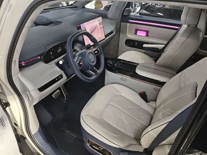 Фото 4 - Zeekr Mix