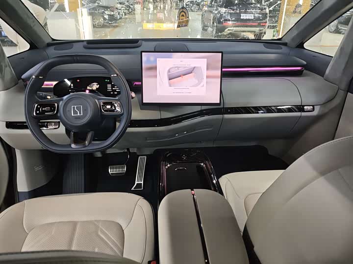 Фото 6 - Zeekr Mix