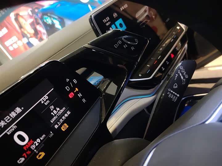 Фото 14 - Volkswagen ID.6 Crozz