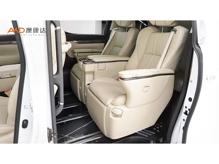 Фото 7 - Toyota Alphard