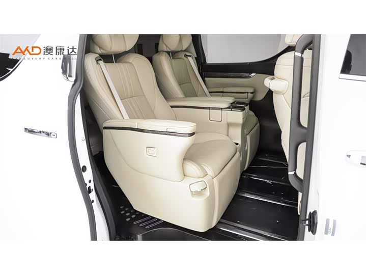 Фото 8 - Toyota Alphard