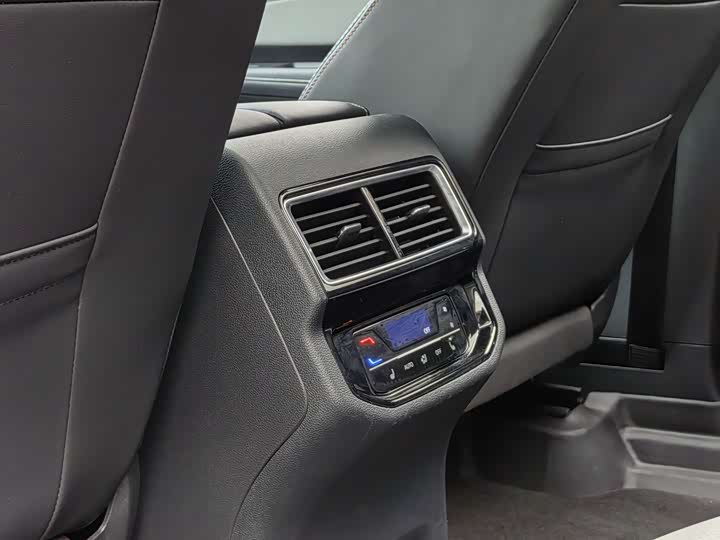 Фото 16 - Volkswagen Teramont X