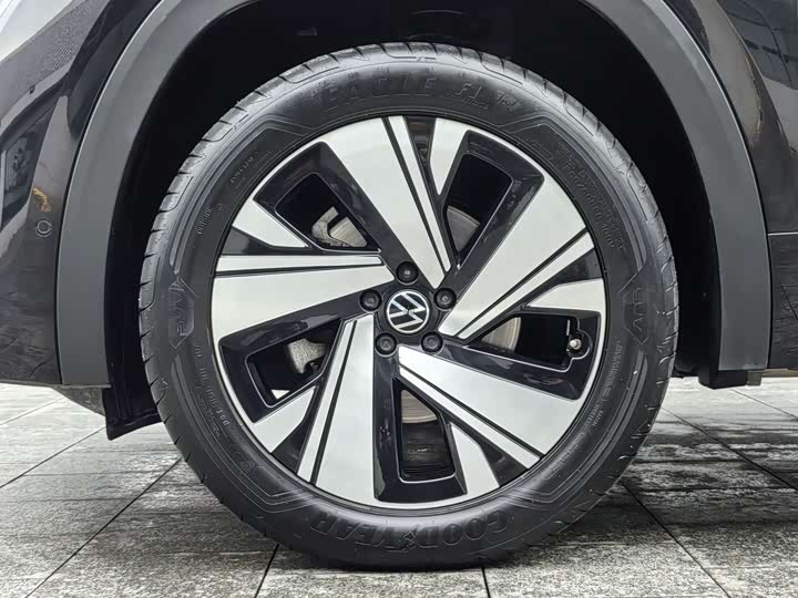 Фото 23 - Volkswagen Teramont X