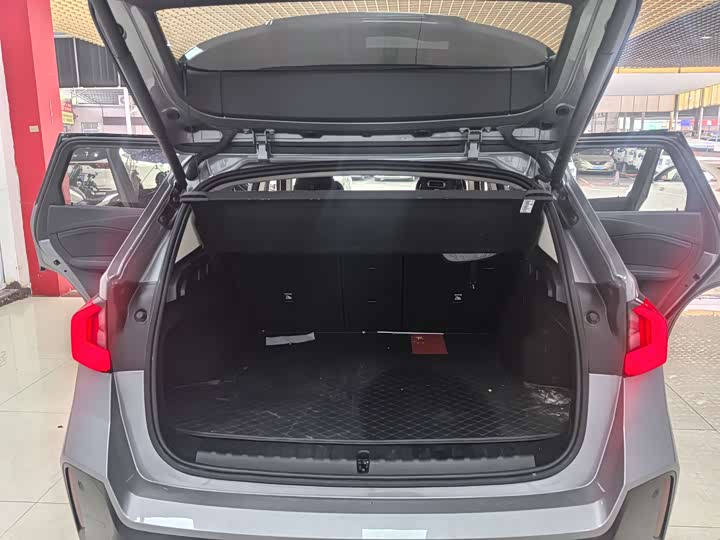 Фото 12 - BMW iX1