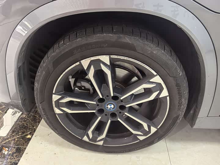 Фото 15 - BMW iX1