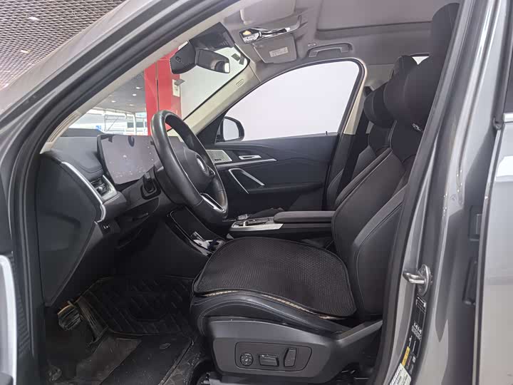 Фото 6 - BMW iX1