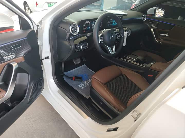 Фото 13 - Mercedes-Benz A-Class