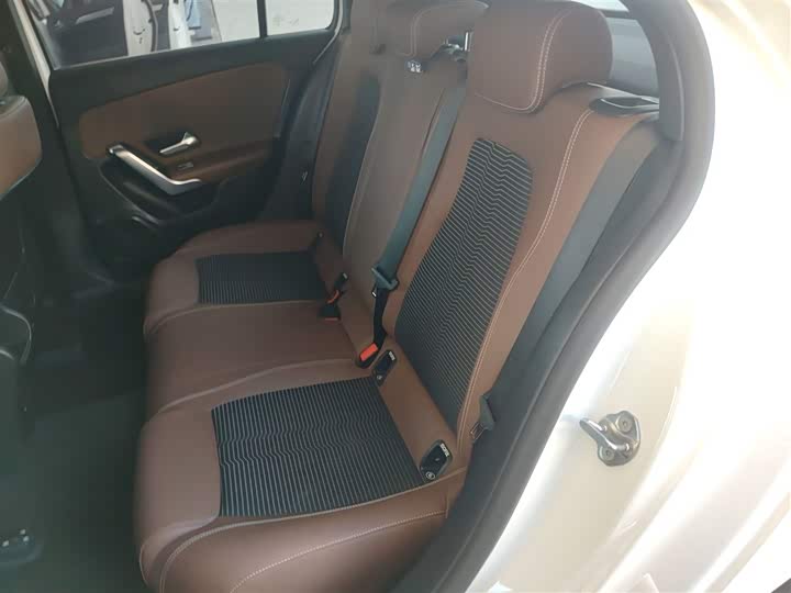 Фото 14 - Mercedes-Benz A-Class