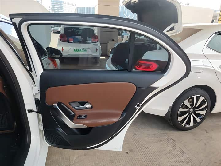 Фото 16 - Mercedes-Benz A-Class