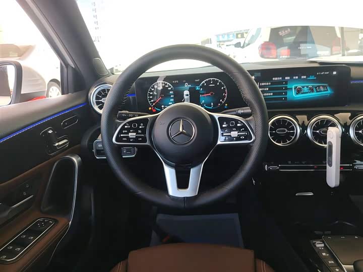 Фото 3 - Mercedes-Benz A-Class