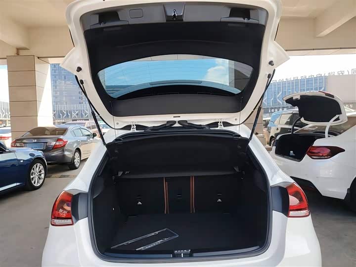 Фото 9 - Mercedes-Benz A-Class