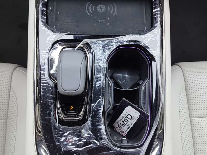 Фото 15 - Zeekr 009