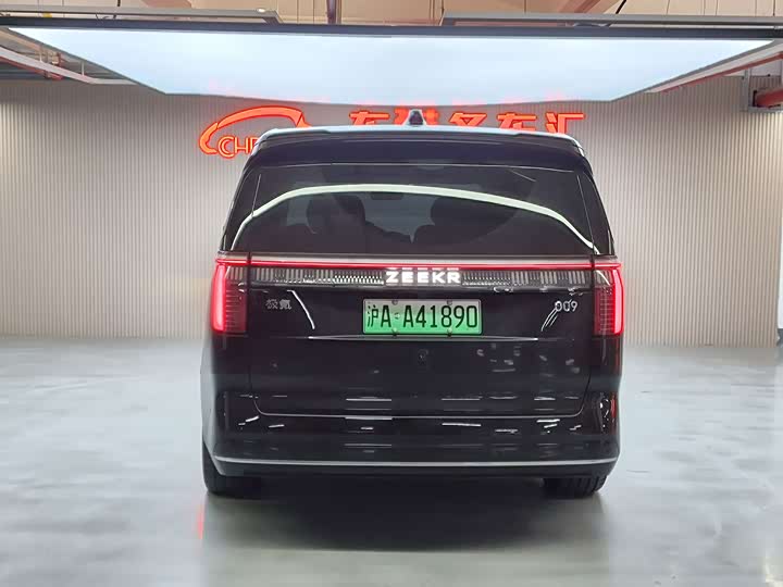 Фото 5 - Zeekr 009