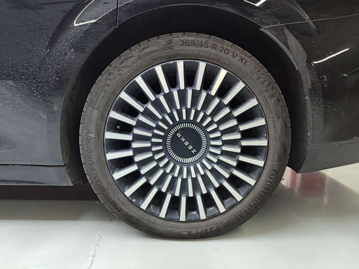 Фото 6 - Zeekr 009