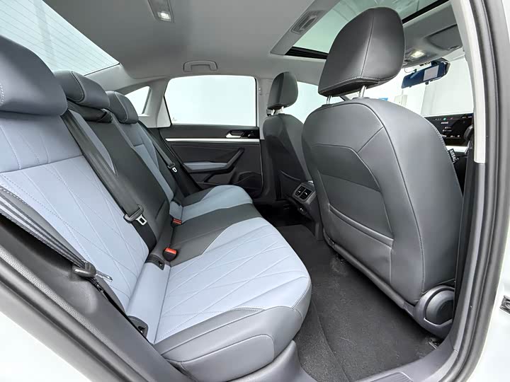 Фото 11 - Volkswagen Lavida