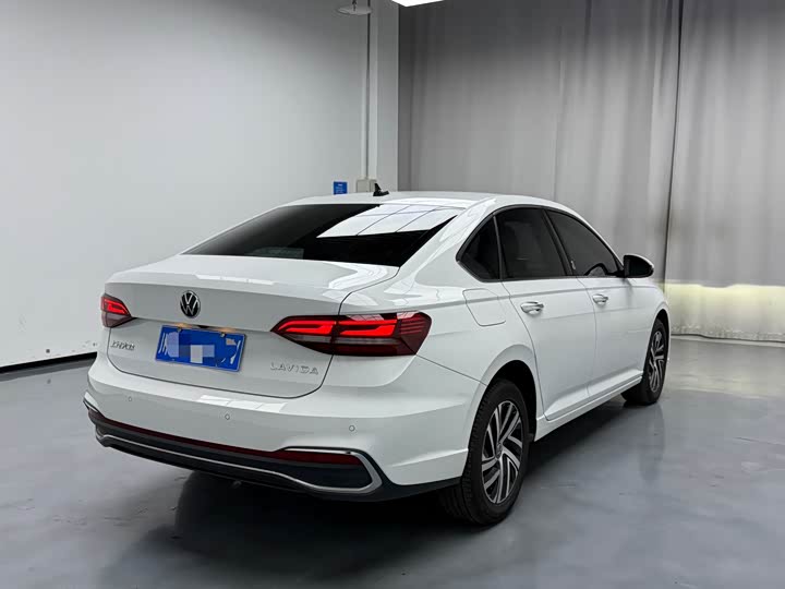 Фото 14 - Volkswagen Lavida