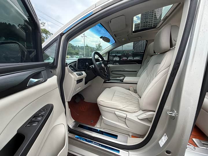 Фото 8 - Buick GL8 ES