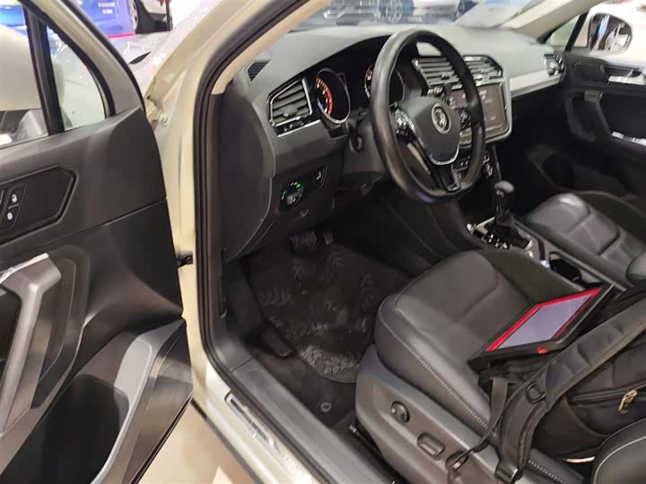 Фото 16 - Volkswagen Tiguan L Pro