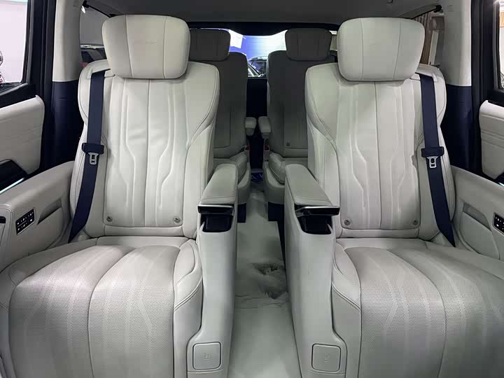 Фото 16 - Buick GL8 Century