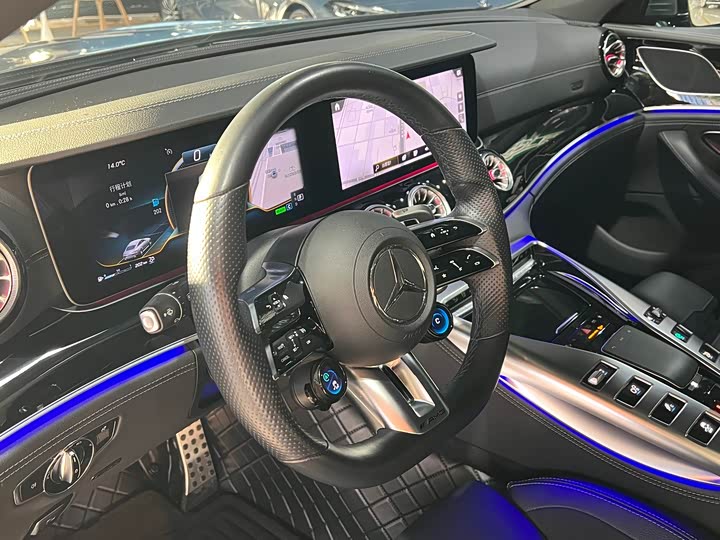 Фото 14 - Mercedes-Benz AMG GT