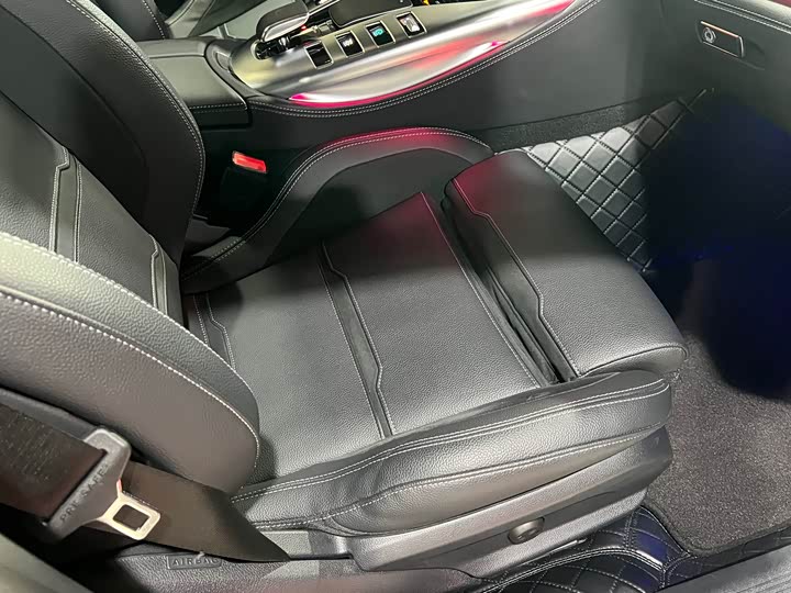 Фото 23 - Mercedes-Benz AMG GT