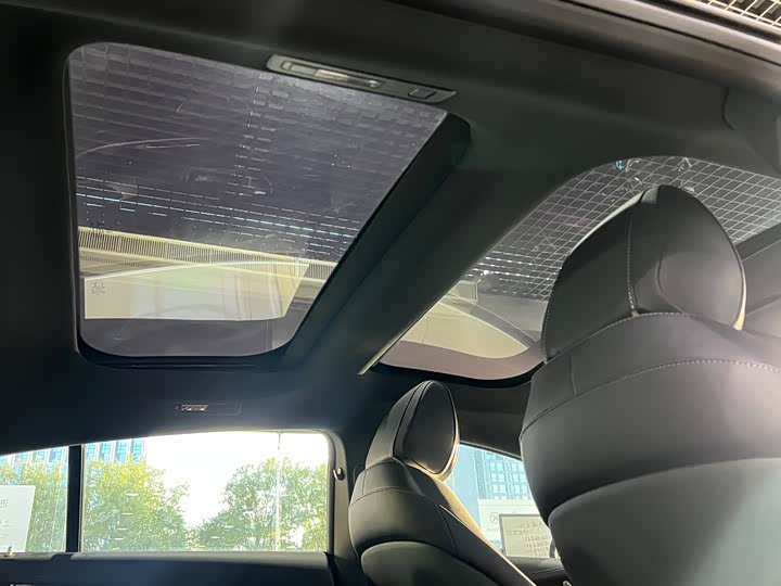 Фото 25 - Mercedes-Benz AMG GT