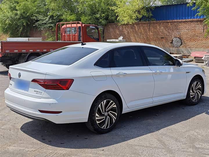 Фото 12 - Volkswagen Sagitar L