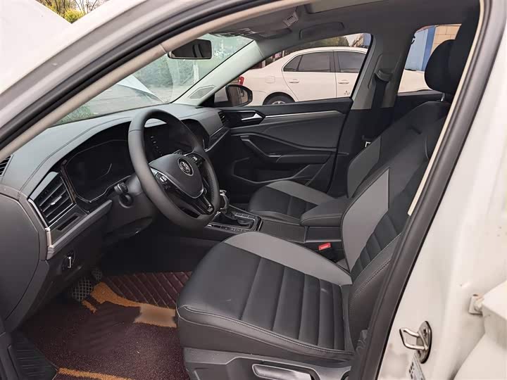 Фото 13 - Volkswagen Sagitar L