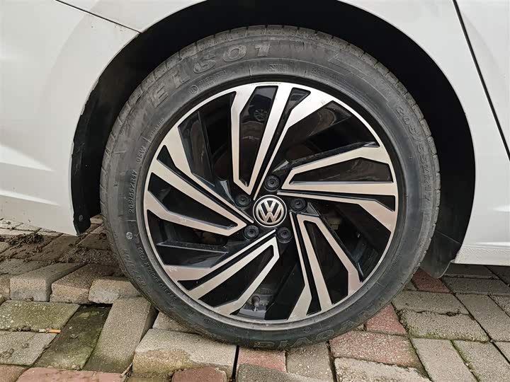 Фото 2 - Volkswagen Sagitar L