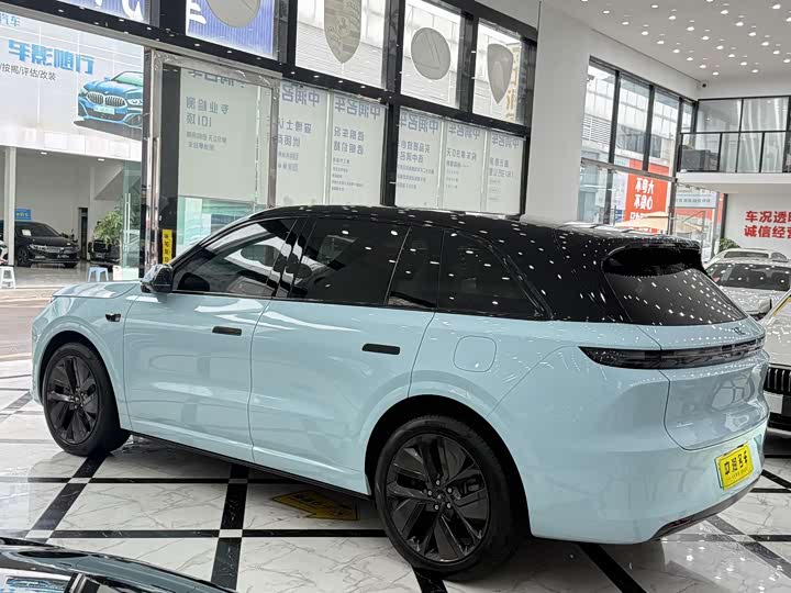 Фото 13 - LiXiang L6